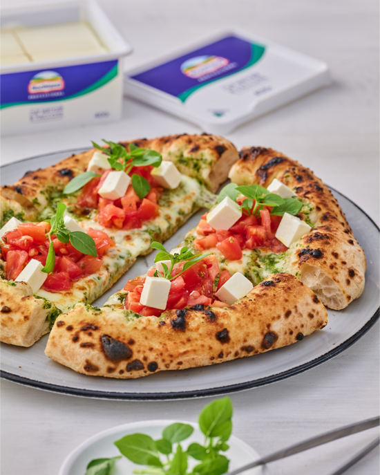 Пицца Капрезе с фетой